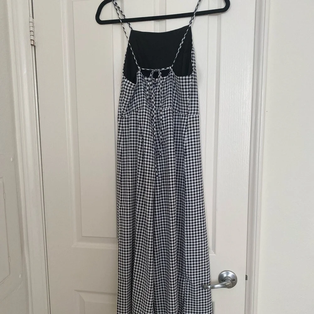 ❗️SOLD❗️ 
Cropped Gingham Romper - Picture 3 of 4